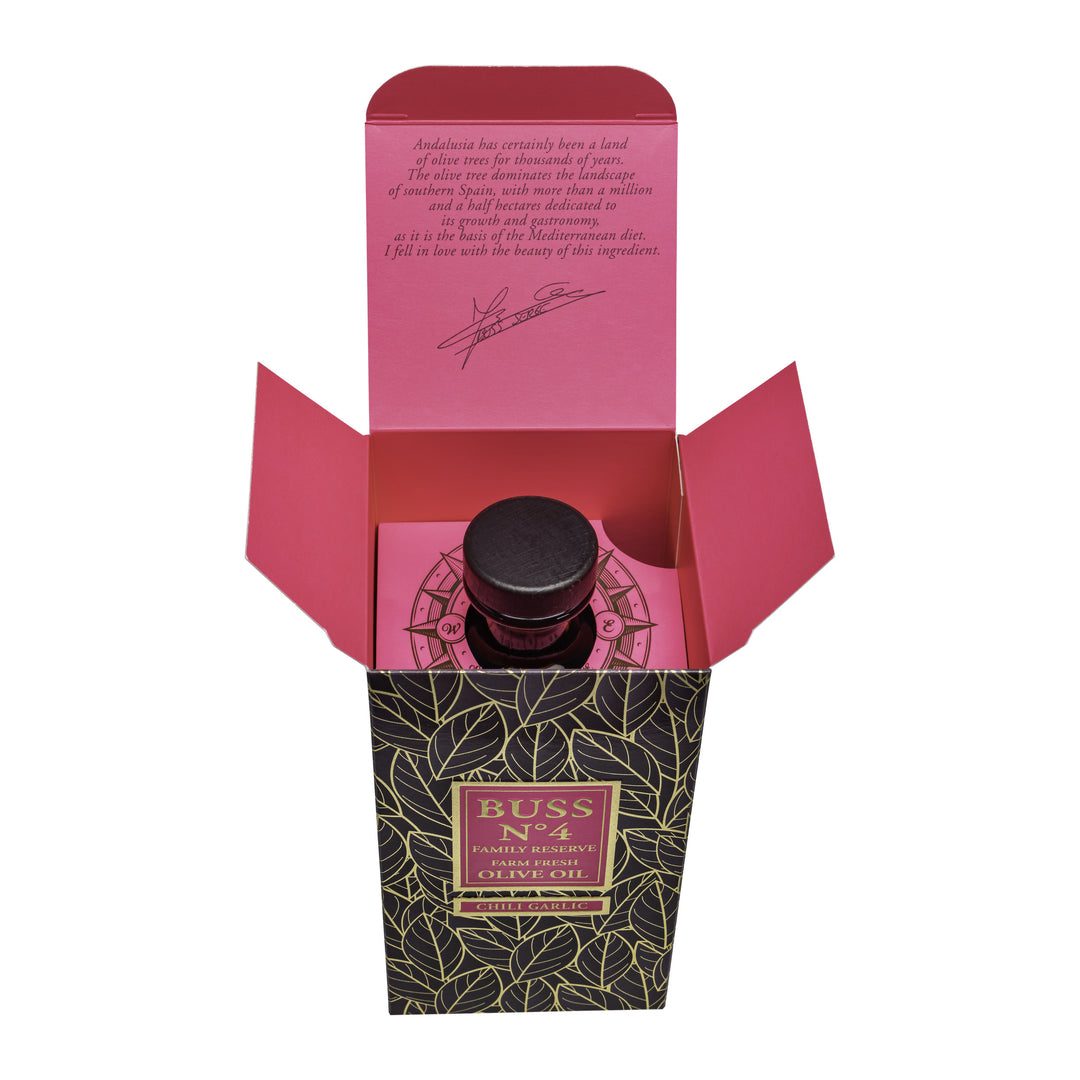 BUSS N°4 Chili Garlic Olive Oil 700 ml opened gift box