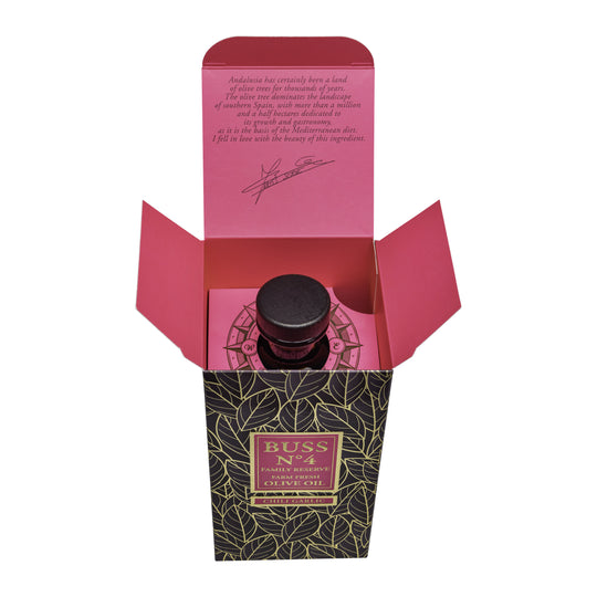 BUSS N°4 Chili Garlic Olive Oil 700 ml opened gift box