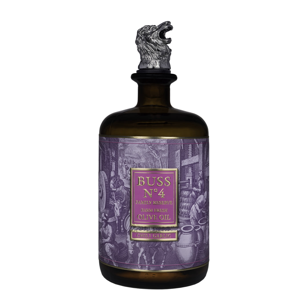BUSS N°4 Chili Garlic Olive Oil 700 ml bottle with animal pouring cap